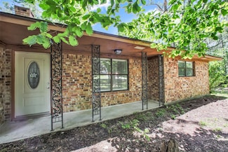 290 Maple Ln, New Caney, TX 77357