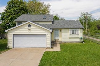 1401 W Indian Dr, Pontiac, IL 61764