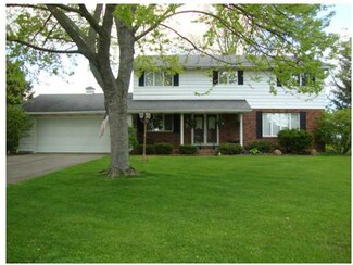 11 Monterey Ct, Archbold, OH 43502