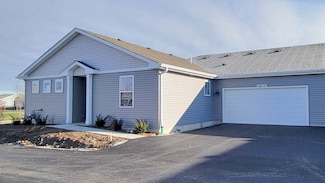 6413 Juniper Dr, Wonder Lake, IL 60097