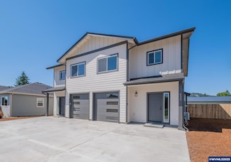 4536 Live Oak St, Sweet Home, OR 97386