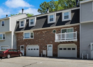 62 Frederick St Unit 33, Dracut, MA 01826