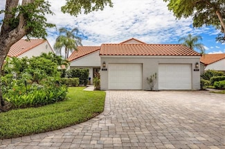 833 Reef Point Cir, Naples, FL 34108