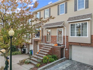 16 Burgundy Loop, Brooklyn, NY 10304