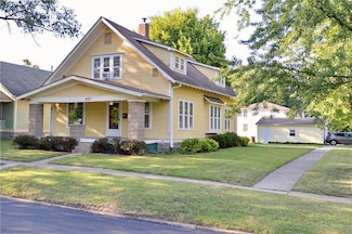 423 E 4th St, Cameron, MO 64429