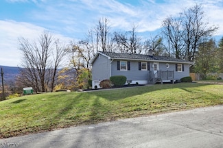 6 Van Buren Ave, Vernon, NJ 07462