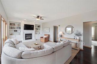 15805 Monroe Ct, Urbandale, IA 50323