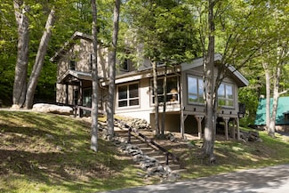2226 County Line Rd, Champion, PA 15622