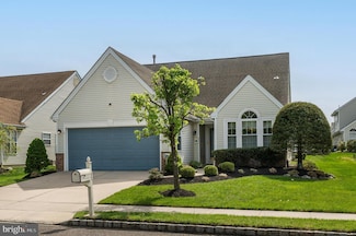 512 Hydrangea Dr, Mount Laurel, NJ 08054