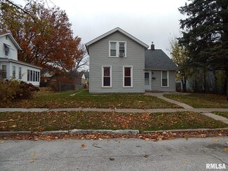 2134 W 3rd St, Davenport, IA 52802
