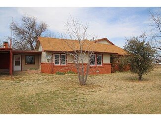 501 E 4th St, Granite, OK 73547