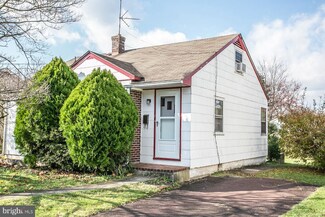 41 W Hamlin Ave, Telford, PA 18969