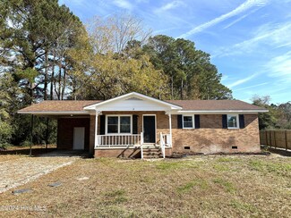 116 Kellumtown Rd, Hubert, NC 28539