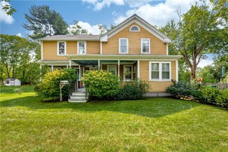 3428 W Shore Rd, Warwick, RI 02886