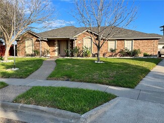 113 Walker St, Odem, TX 78370