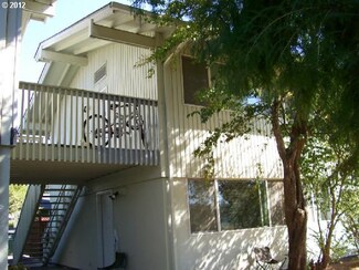 2156 W 15th Ct, Eugene, OR 97402