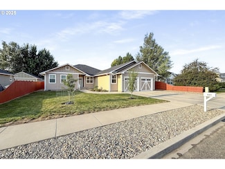 885 G St, Baker City, OR 97814