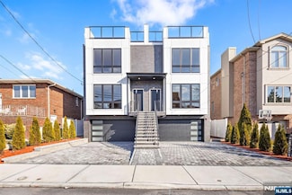 227 Wayne Ave Unit A, Cliffside Park, NJ 07010