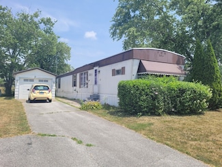 10 Meadowlark Ln, Beecher, IL 60401