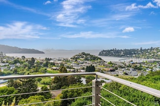 5 Corinthian Ct Unit 11, Belvedere Tiburon, CA 94920