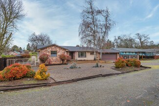 244 Swarthout Dr, Grants Pass, OR 97527