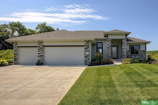 12619 Slayton St, Omaha, NE 68138