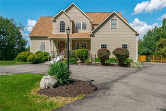 9442 Pendergast Rd, Phoenix, NY 13135