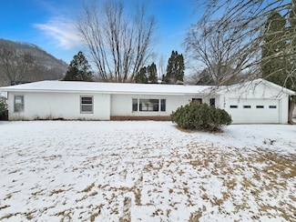 1285 Parkview Ave, Winona, MN 55987