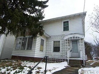 125 Parkway Dr, Syracuse, NY 13207