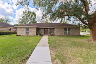 5815 Clint Ln, Beaumont, TX 77713