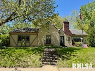 256 Thorwaldsen Place, Clinton, IA 52732
