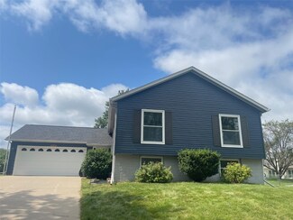 7009 Windwood Ln NE, Cedar Rapids, IA 52402