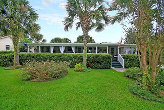 320 Lake Moultrie Dr, Bonneau, SC 29431