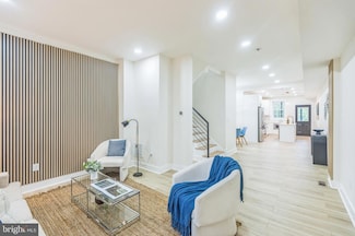 1129 8th St NE, Washington, DC 20002