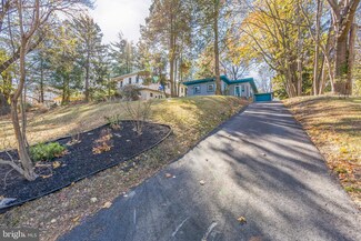 8306 Hull Dr, Glenside, PA 19038