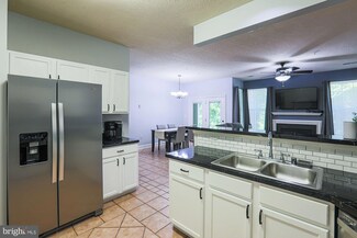7204 Bogley Rd Unit 103, Windsor Mill, MD 21244