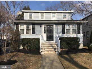 119 Silver Lake Dr, Clementon, NJ 08021