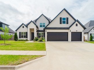 1720 Cherrie St, Bentonville, AR 72713