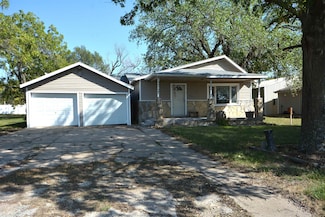 216 N Blankenship Rd, Udall, KS 67146