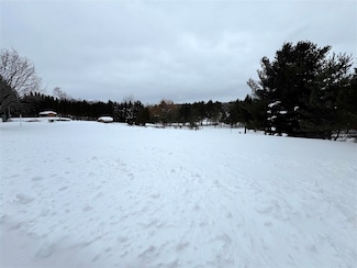 4934 Blackbird Rd, Petoskey, MI 49770