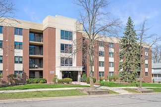 212 W Saint Charles Rd Unit 102, Lombard, IL 60148