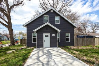 1302 Scott St, Davenport, IA 52803