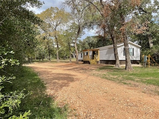 4473 U S 90, Alleyton, TX 78935