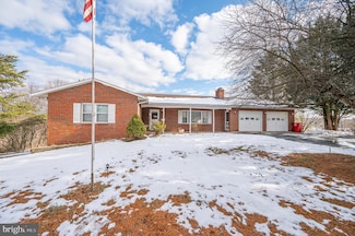 160 Morgan Ln, Berkeley Springs, WV 25411