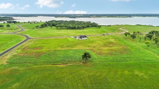 500 Shores Dr, Honey Grove, TX 75446