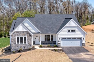290 Poplar Dr, Boiling Springs, PA 17007
