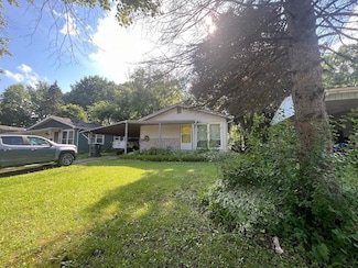 4518 Huckleberry Ln, Flint, MI 48507