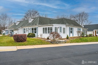 129 Providence Way Unit B, Monroe Township, NJ 08831