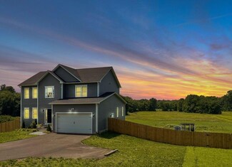 152 Pleasant St, Granby, MA 01033
