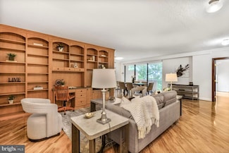 4141 N Henderson Rd Unit 726, Arlington, VA 22203